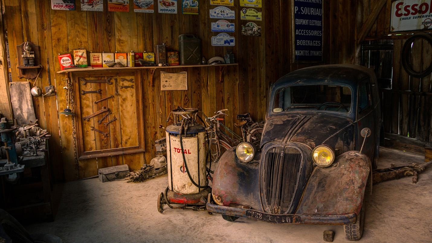 Garage Goals: Transforming Chaos into a Tidy and Functional Space